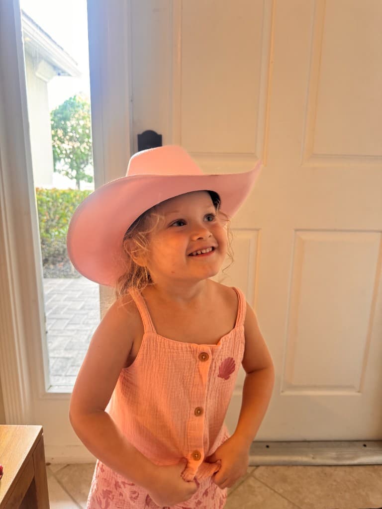 Luna — Jonathan's daughter